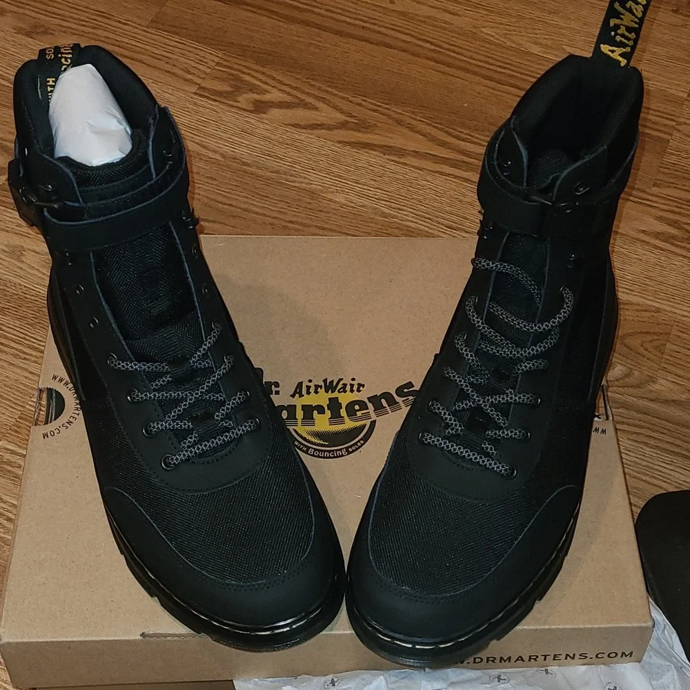 New Dr. Martens Air Wair "Combo Tech" with bounce soles size 13 - Picture 1 of 15